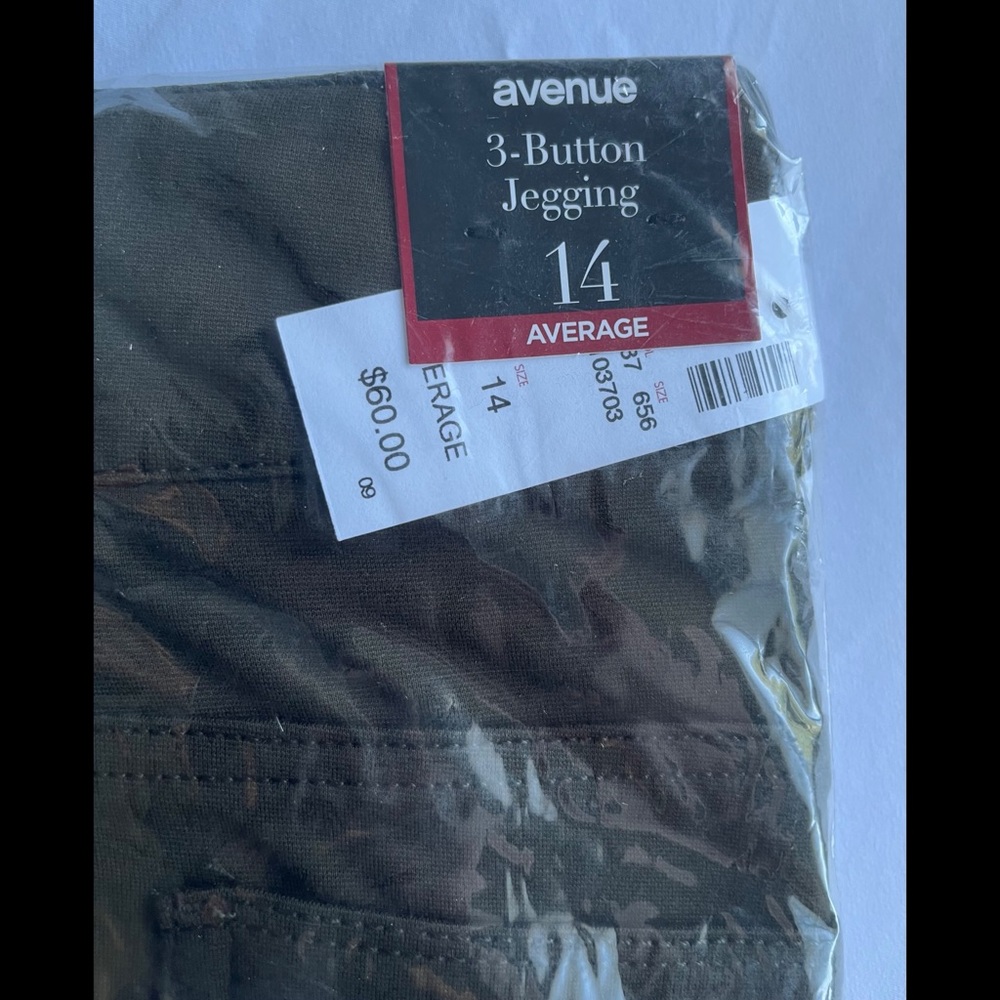 3-Button Jegging - Picture 5 of 6
